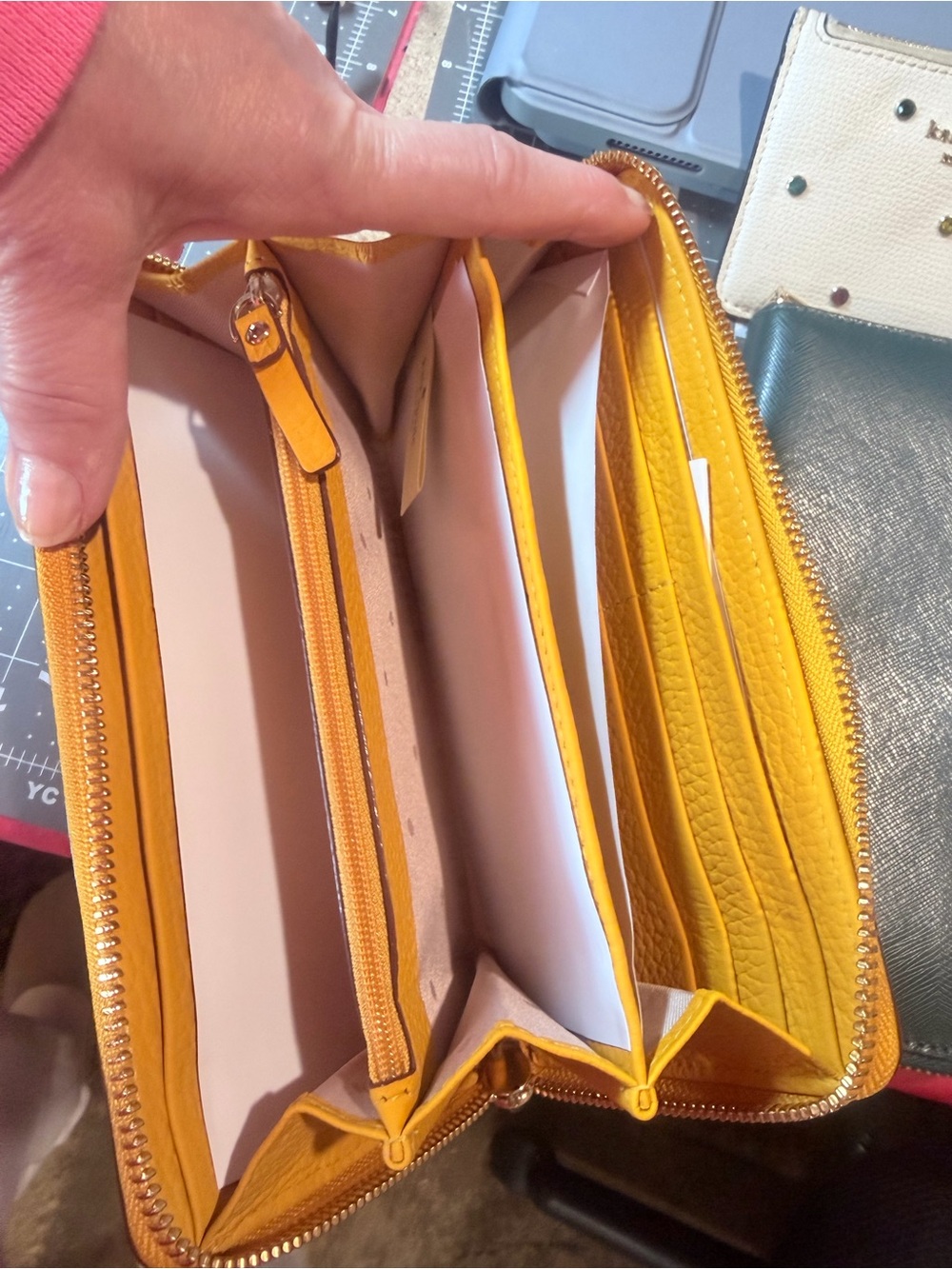 Kate Spade bundle. Three wallets all New and one card holder. Excellent buy - Picture 3 of 11
